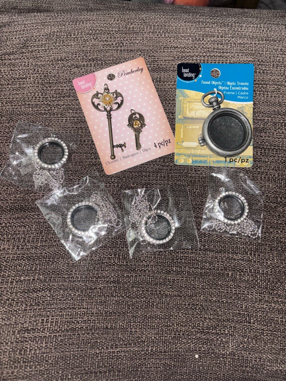 Jewelry Findings and Supplies 2 Keys Pocket Watch Four Fillable Pendants Crafts